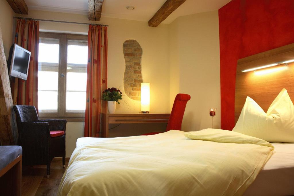 Hotel Zum Grunen Baum Plattling Ruang foto